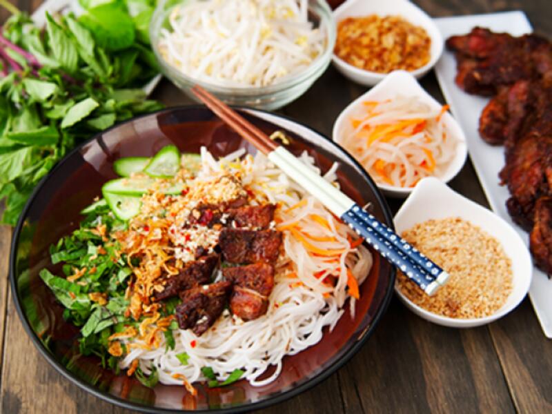 33. Grilled Pork on Rice Vermicelli